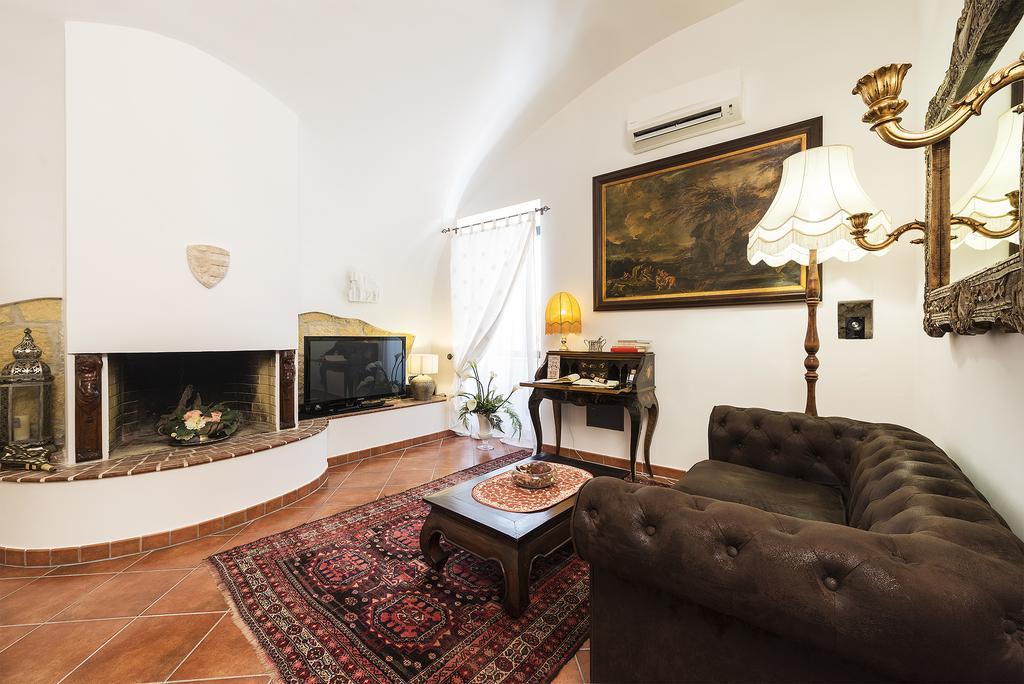 Вилла Palazzo Castelleschi Тарквиния Экстерьер фото